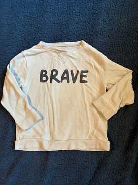 Brave little ones Kids gray 'BRAVE' Crewneck Sweatshirt - Graphic Pullover